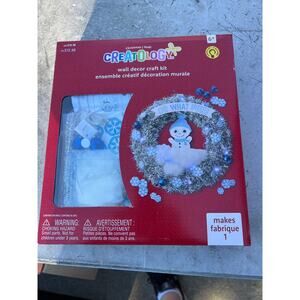 Creatology Christmas Wreath Wall Decor Craft Kit